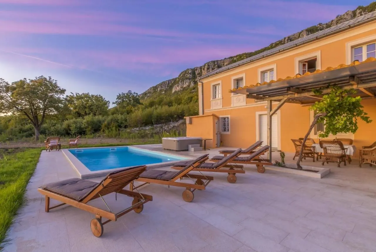 Holiday Home In Bribir 39113 Croatie